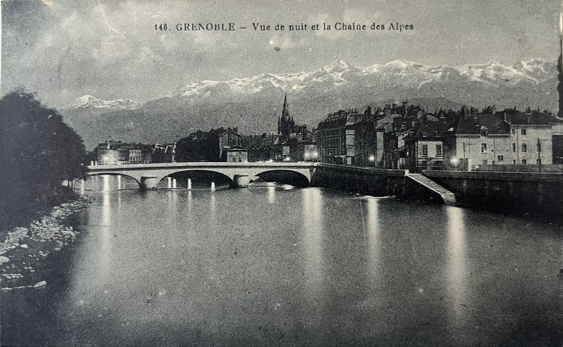 CPA FR38 Grenoble - Vue de nuit et la Chaine des Alpes