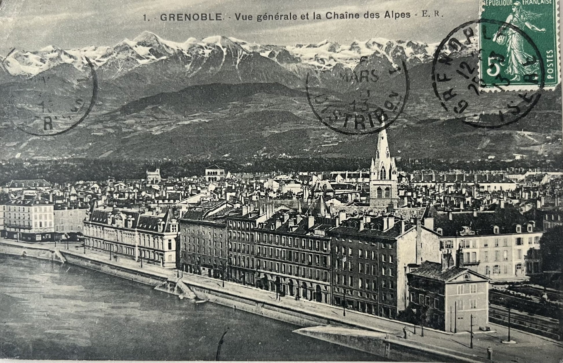 CPA FR38 Grenoble - Vue générale et la Chaîne des Alpes