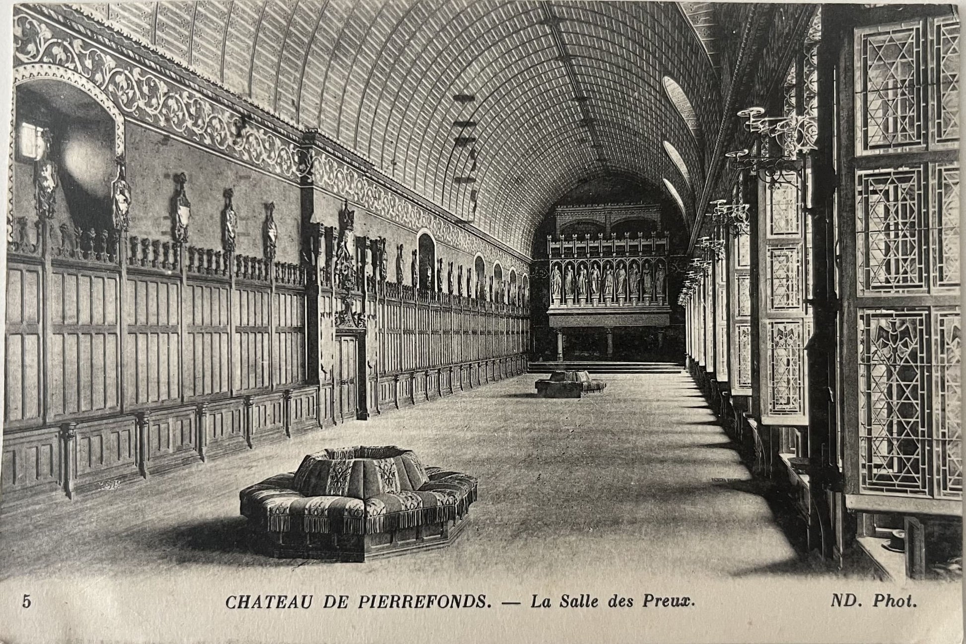 CPA FR60 Château de Pierrefonds - La Salle des Preux