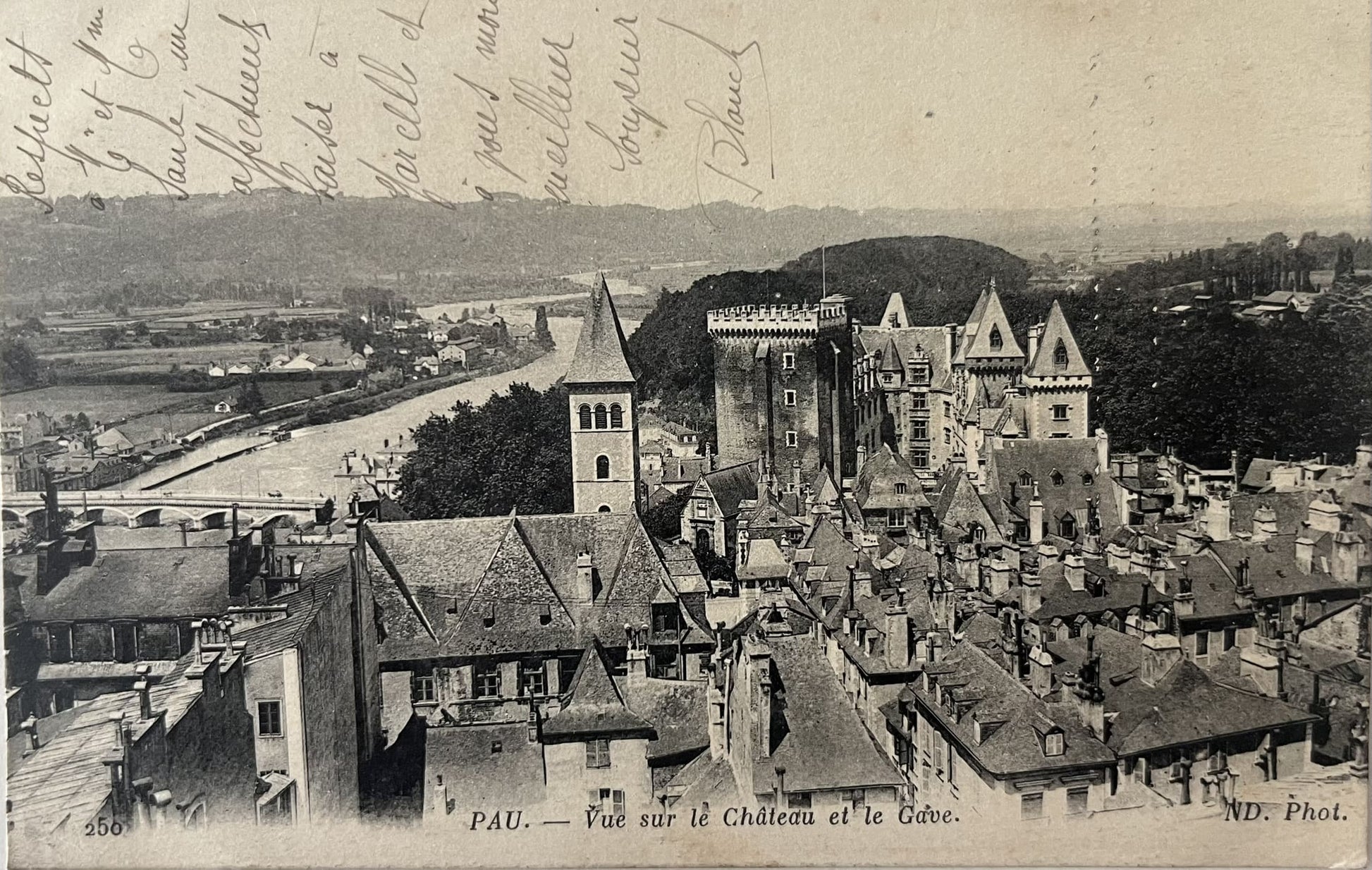 CPA FR64 Pau - Vue sur le Château et le Gave - ND Phot