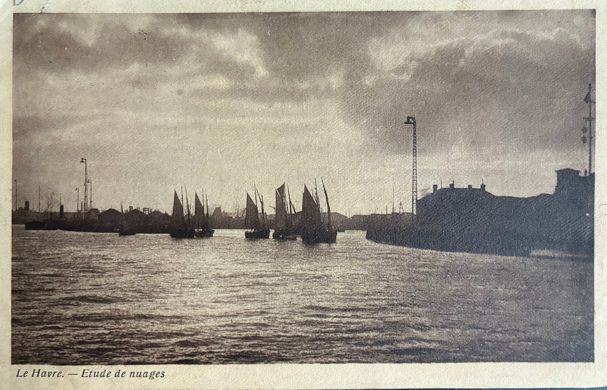 CPA FR76 Le Havre - Etude de nuages