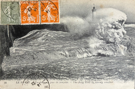 CPA FR76 Le Havre - La Jetée un Jour de Tempête