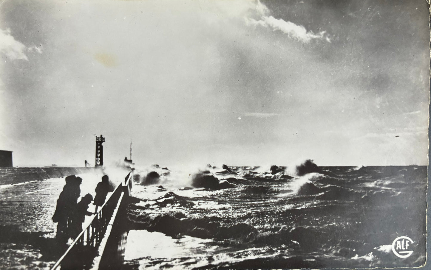 CPA FR76 Le Havre - La digue Nord un jour de tempête ALF
