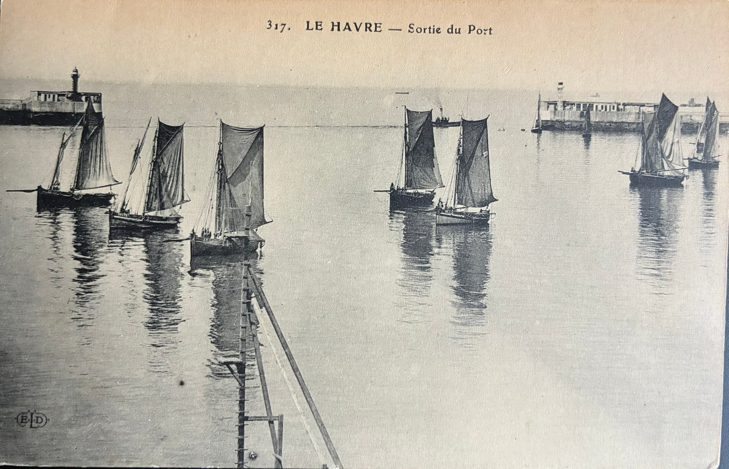 CPA FR76 Le Havre - Sortie du Pont