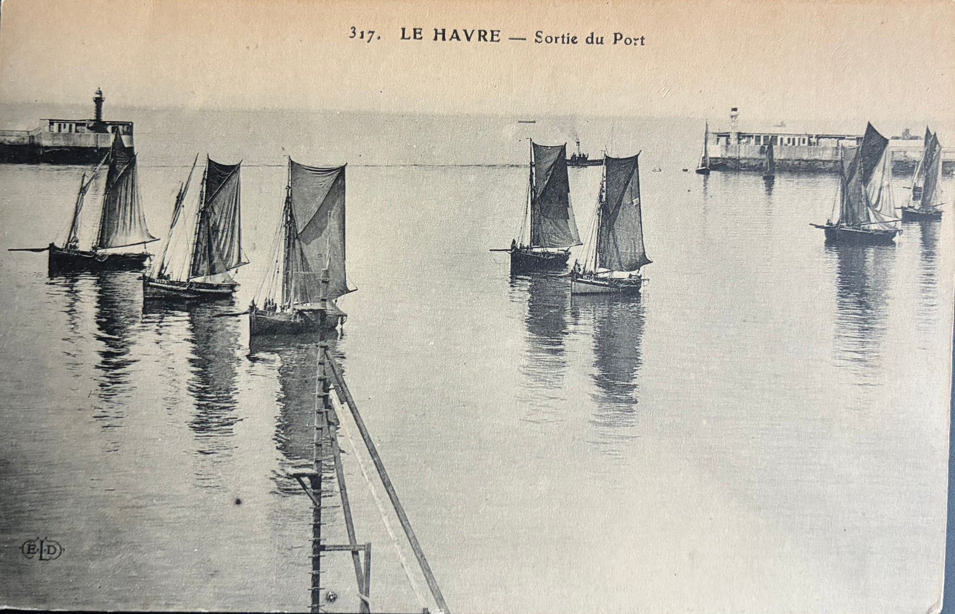 CPA FR76 Le Havre - Sortie du Pont