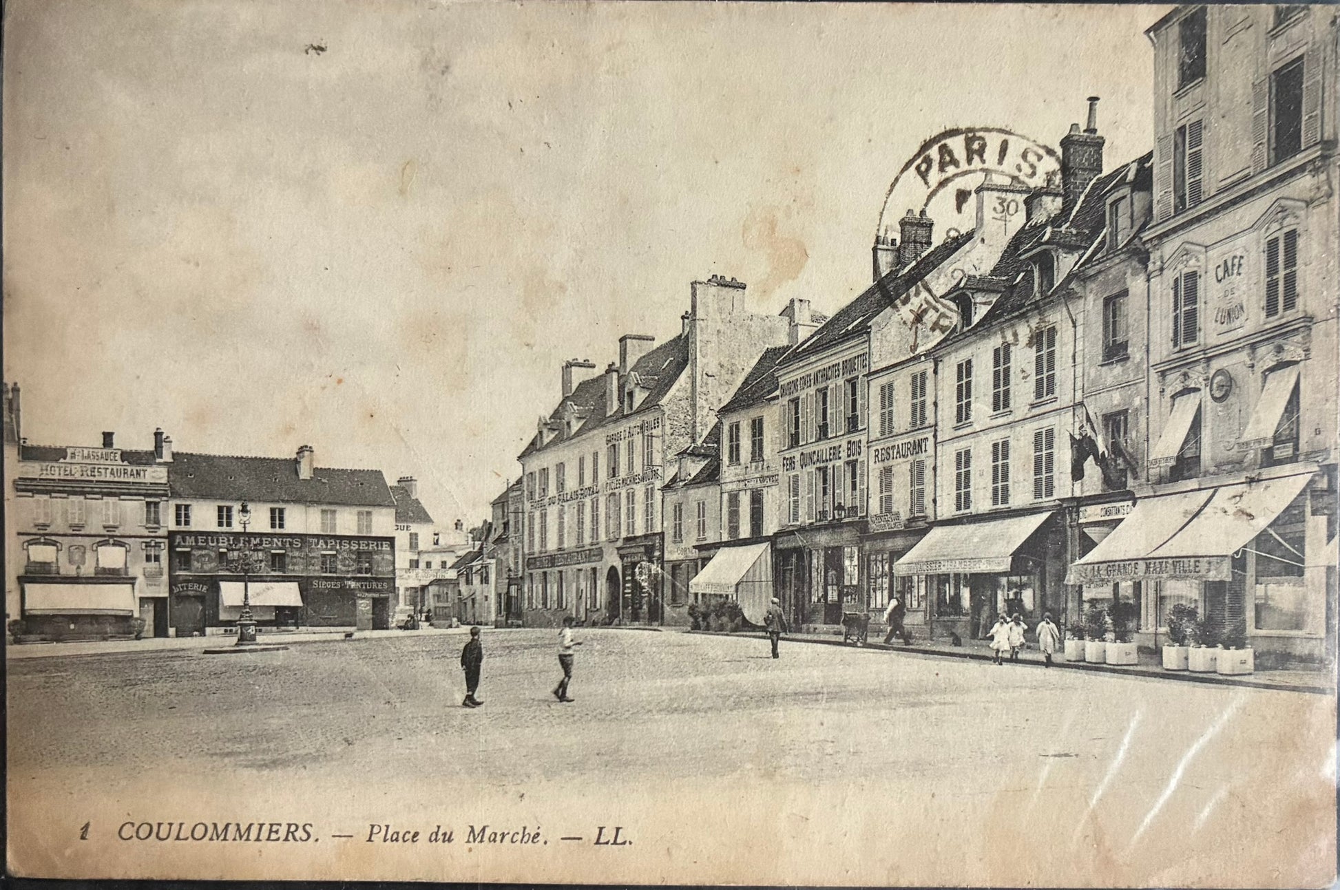 CPA FR77 Coulommiers - Place du Marché