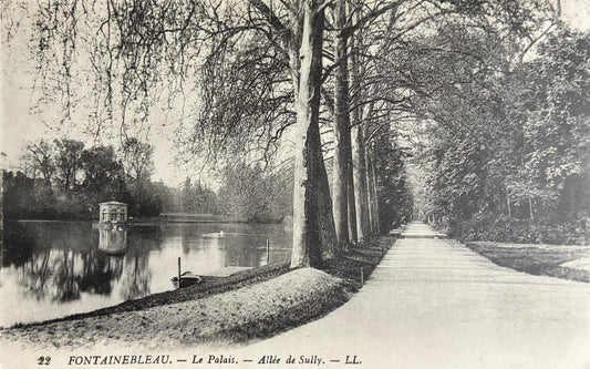 CPA FR77 Fontainebleau - Le Palais - Allée de Sully