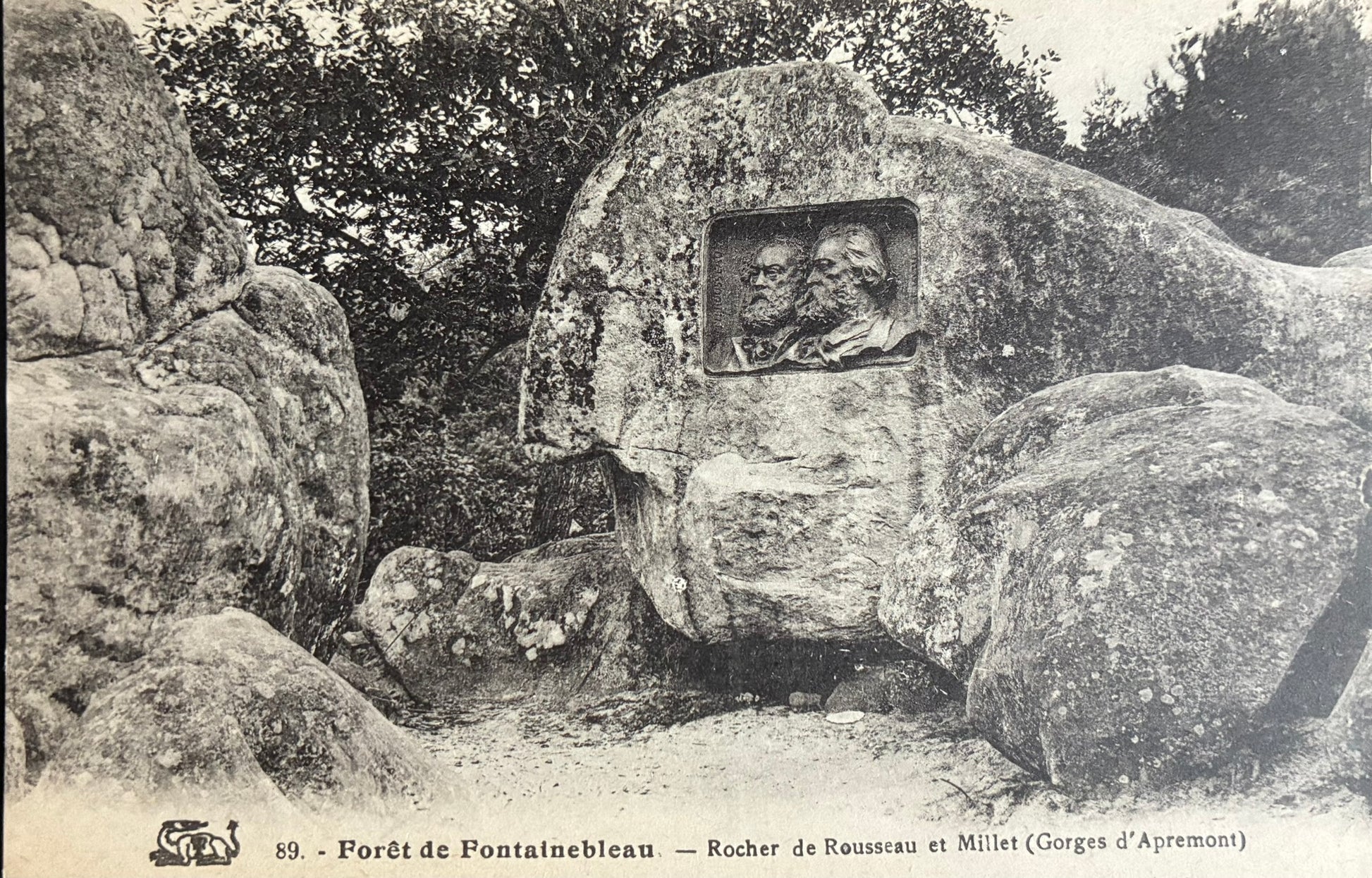 CPA FR77 Forêt de Fontainebleau - Rocher de Rousseau et Millet (Gorges d'Apremont)
