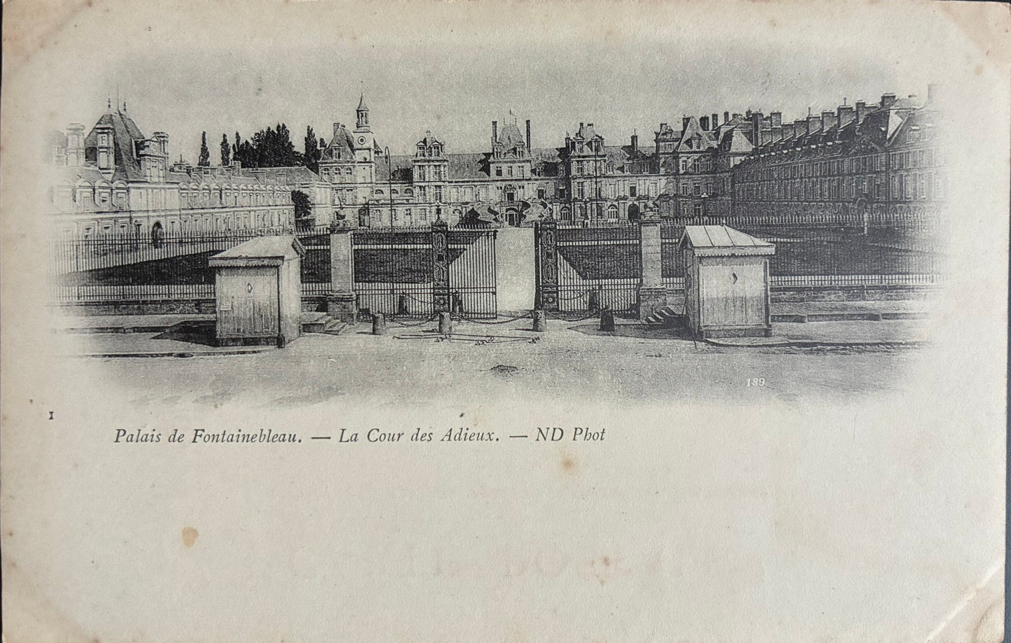 CPA FR77 Palais de Fontainebleau - La Cour des Adieux