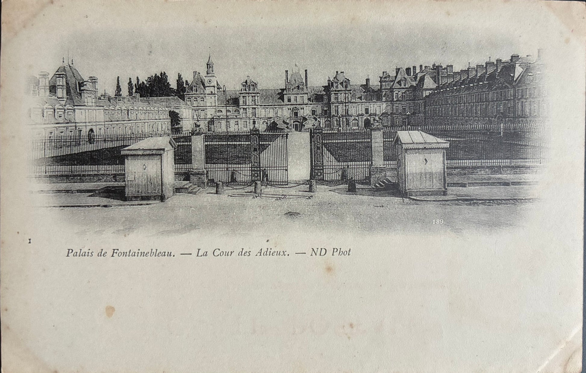 CPA FR77 Palais de Fontainebleau - La Cour des Adieux