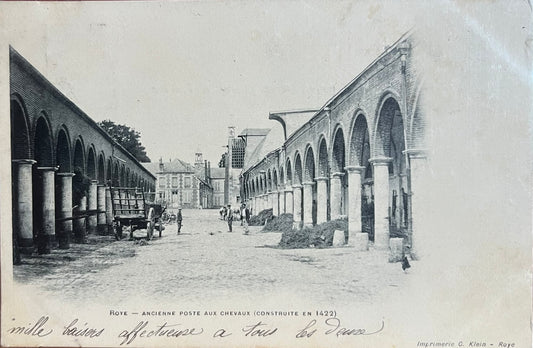 CPA FR80 Roye - Ancienne poste aux chevaux (construite en 1422)