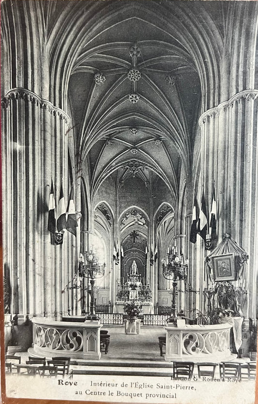 CPA FR80 Roye - Intérieur de l'Eglise Saint-Pierre, au centre le Bouquet provincial