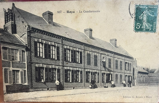 CPA FR80 Roye - La gendarmerie