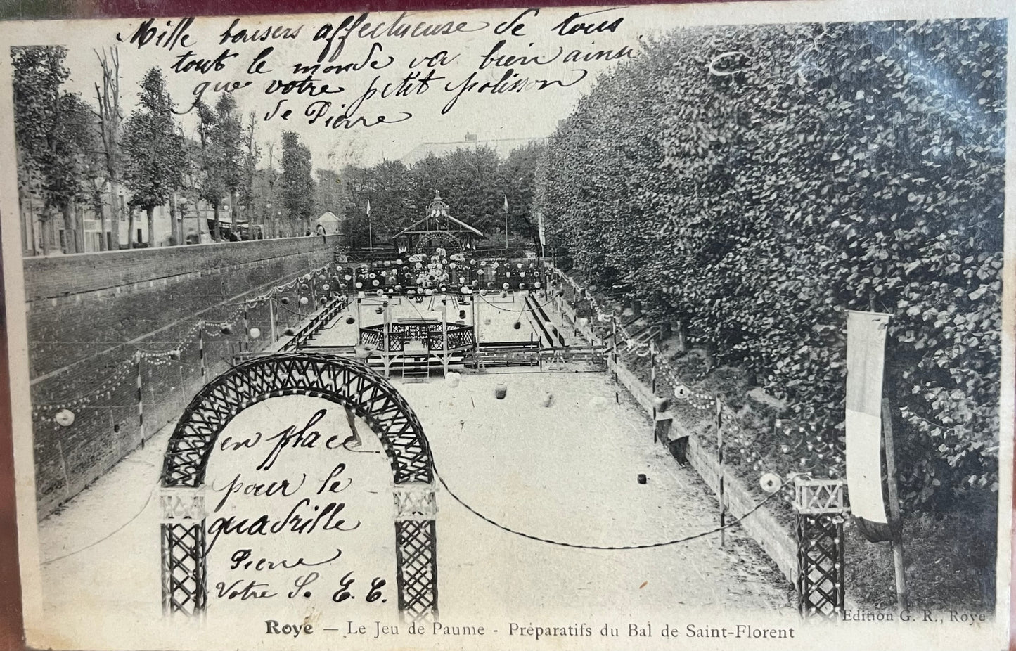CPA FR80 Roye - Le jeu de paume - Préparatifs du bal de Saint-Florent