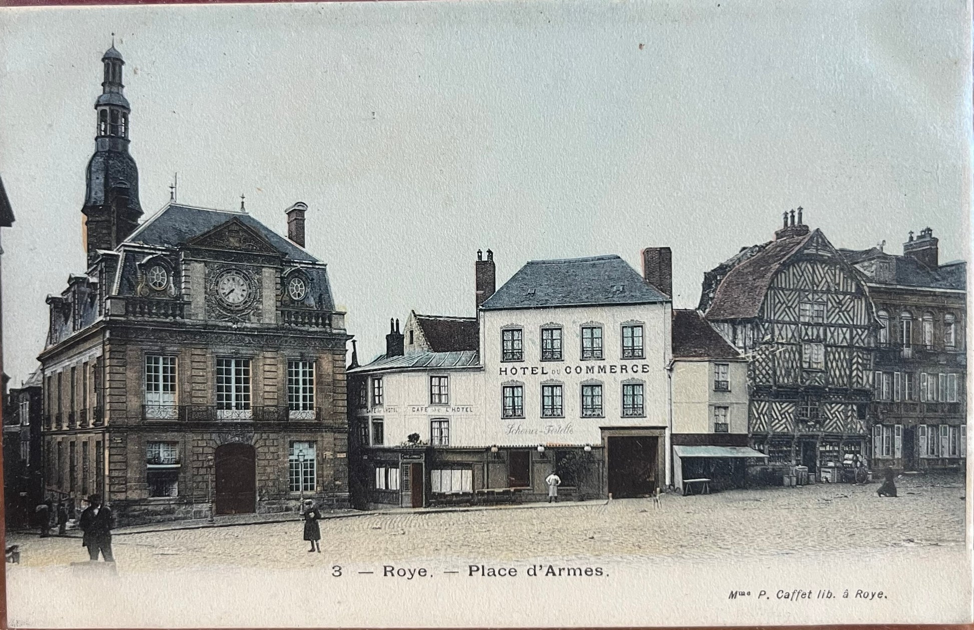 CPA FR80 Roye - Place d'Armes