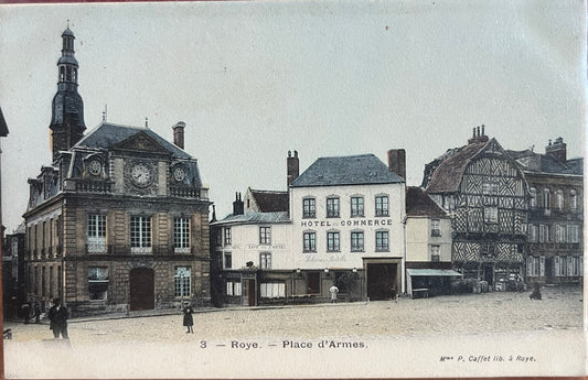 CPA FR80 Roye - Place d'Armes