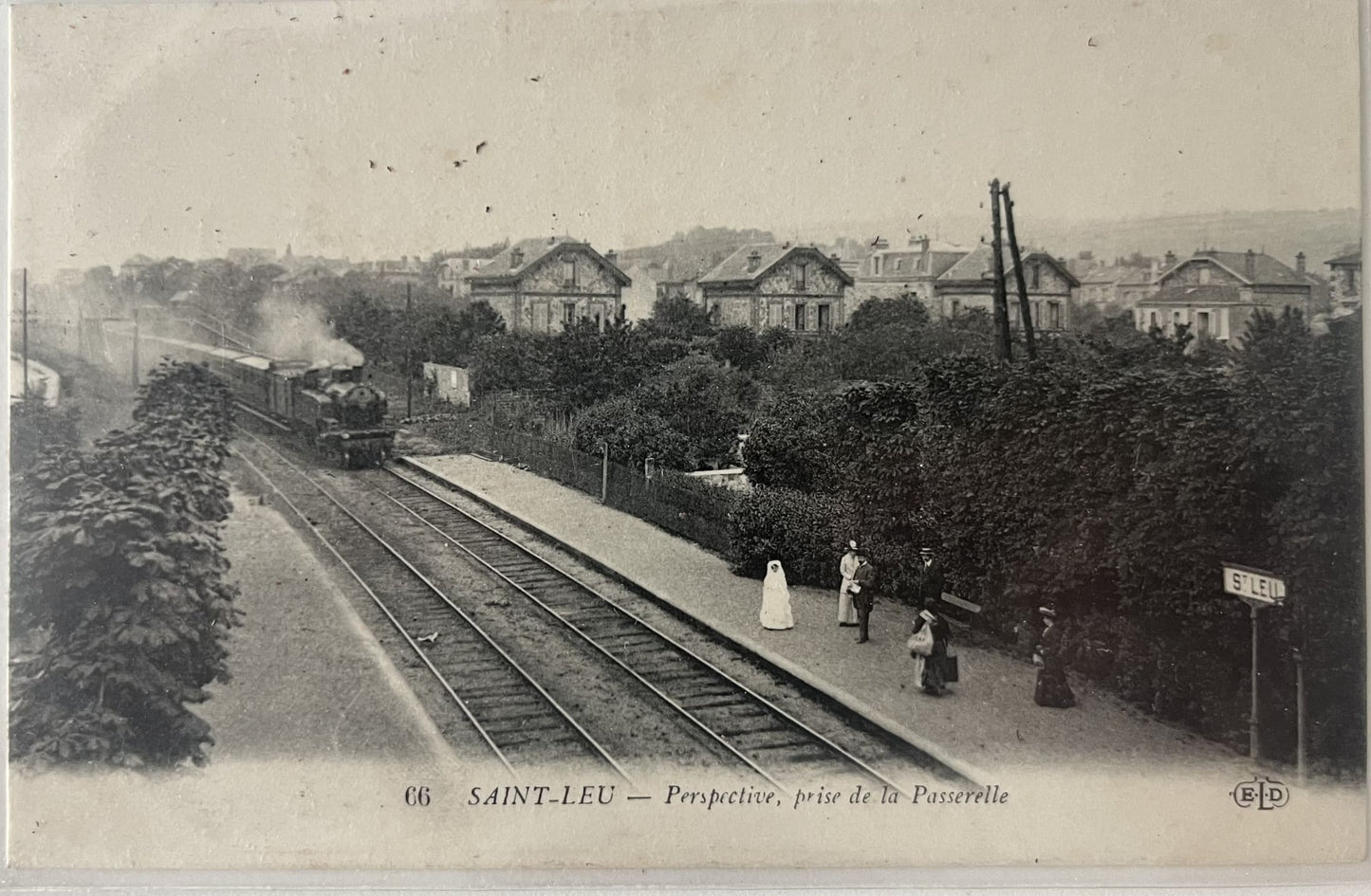 CPA FR95 Saint-Leu - Perspective, prise de la passerelle