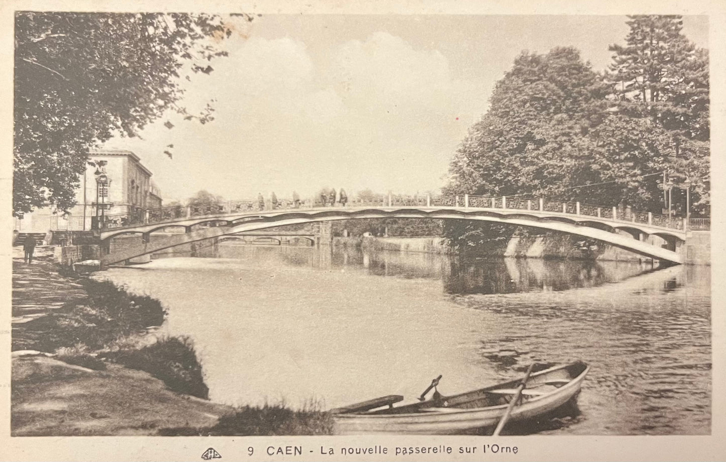 CPA FR14 Caen - La nouvelle passerelle sur l’Orne