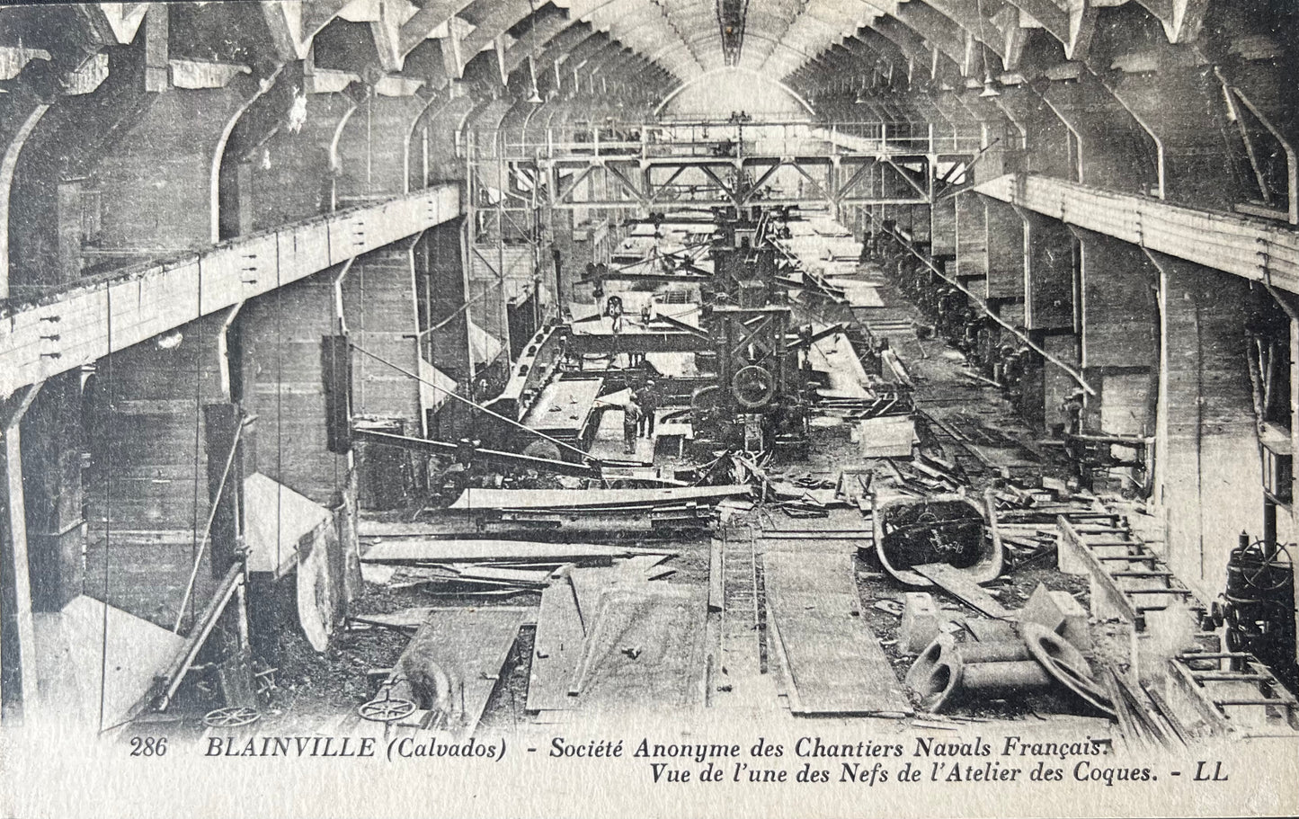 CPA FR14 Blainville (Calvados) - Société Anonyme des Chantiers Navals Français - Vue de l'une des Nefs de l'Atelier des Coques