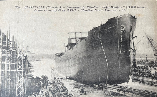 CPA FR14 Blainville (Calvados) Lancement du Pétrolier "Saint-Boniface" (11.000 tonnes de port en lourd) 29 avril 1922