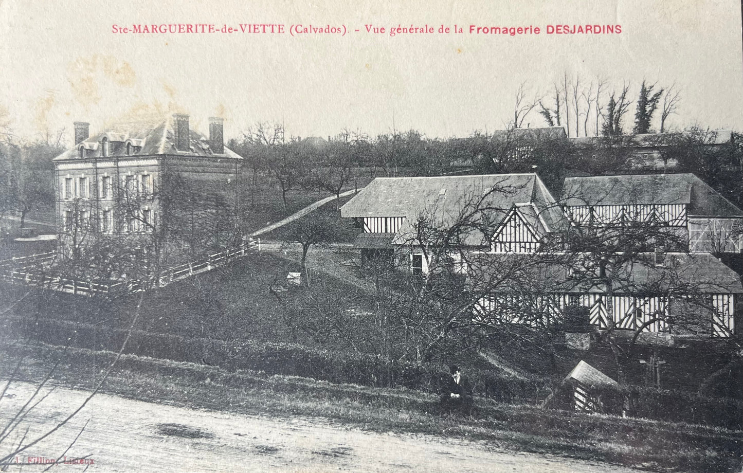 CPA FR14 Ste-Marguerite-de-Viette (Calvados) - Vue générale de la Fromagerie DESJARDIN