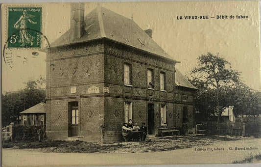 CPA FR76 La Vieux-Rue - Débit de tabac