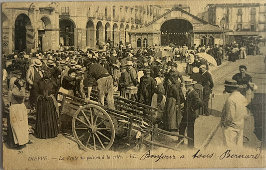 CPA FR76 Dieppe - La Vente du poisson à la criée