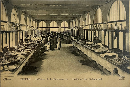 CPA FR76 Dieppe - Intérieur de la Poissonerie - Inside of the Fish-market